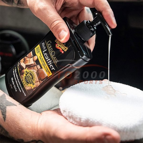 Using Meguiar's® Gold Class™ Leather Cleaner 